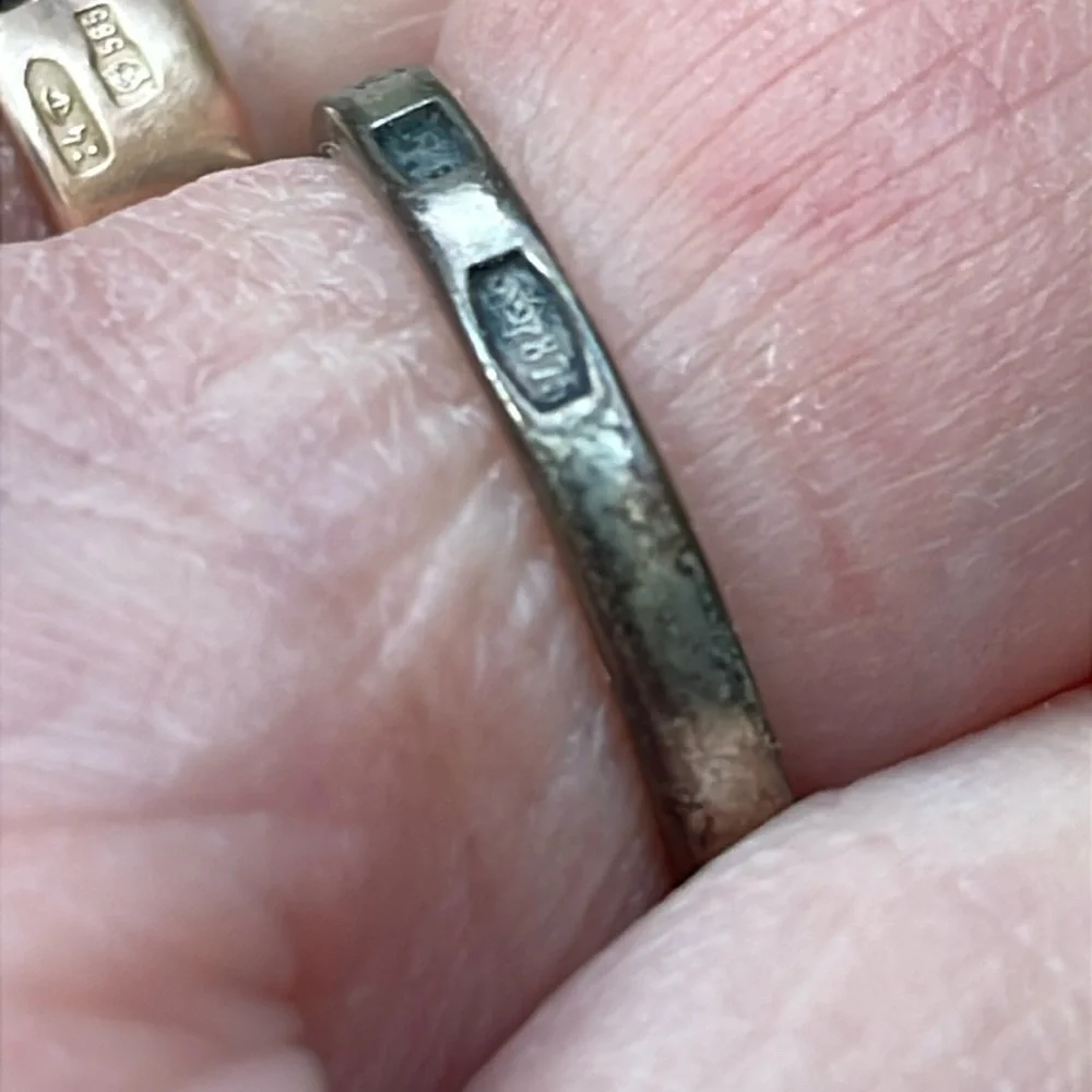 Antique Sterling Silver and Green Siberian turquoise Ring Elegant Craftsmanship